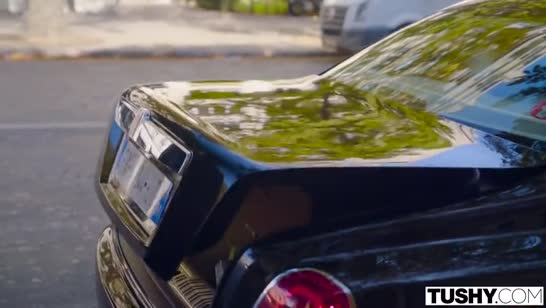 Tori Black классно стонет от глубокого проникновения #1