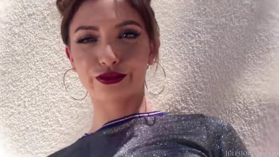 Тощая девочка терзает себя с на большом елдаке #1