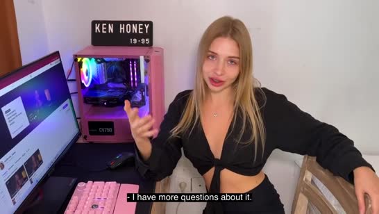 Сводная сестра отвлеклась от компа на член брата