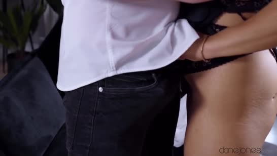 Блондинка в секс наряде устроила своему мужу романтику #3