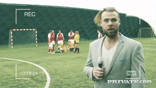 Футболистке после игры захотелось массажа анала #1