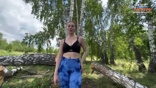 Жена явно одела на природу не ту одежду #3