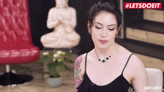 Симпотная Anna DeVille решила попробовать межрассовое