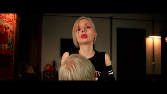 Неформальная блондинка глотает хер по самые яйца #3