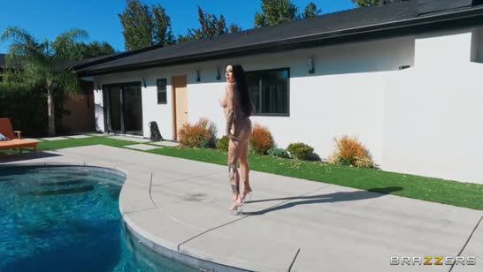 Lacey Jayne привлекла мужика своими формами #1