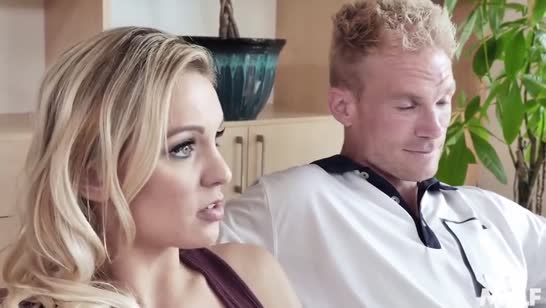 Мамаша друга оригинально поздравила выпускника #1